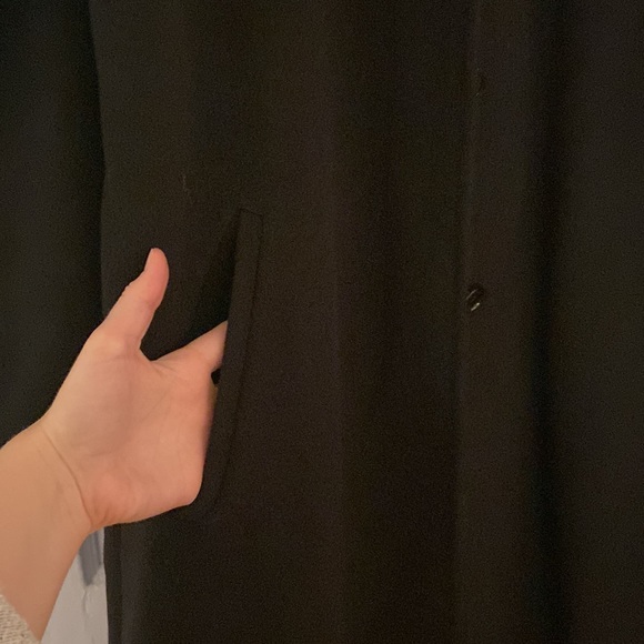 MaxMara Elegant Black Long Coat - Picture 5 of 8